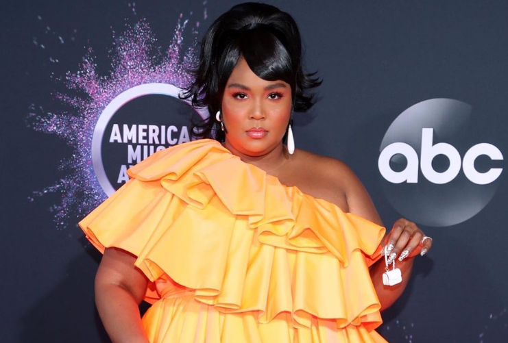 We Finally Know What Lizzo Was Keeping In That Tiny Bag