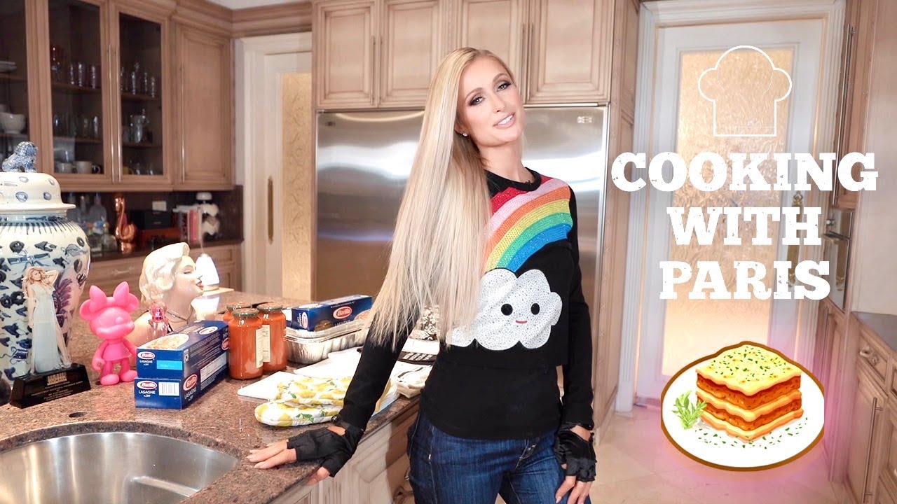 I Can’t Stop Watching Paris Hilton Make Lasagne